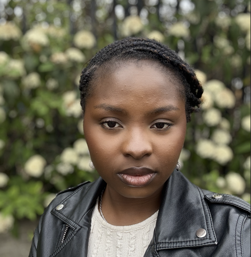 Testimonial from student Magret praising Guy Pontal as an excellent teacher with a sharp, meticulous eye for detail in 3D fashion. Highlights his ability to break down complex workflows and design decisions clearly and practically, with precise and actionable feedback.